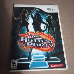 Konami Dance Dance Revolution Hottest Party for Wii - Black